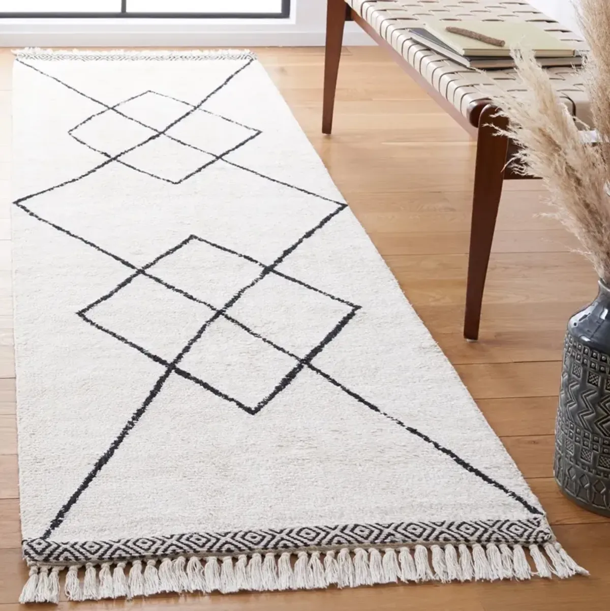 EASY CARE 210 IVORY  2'-3' x 11' Runner Rug