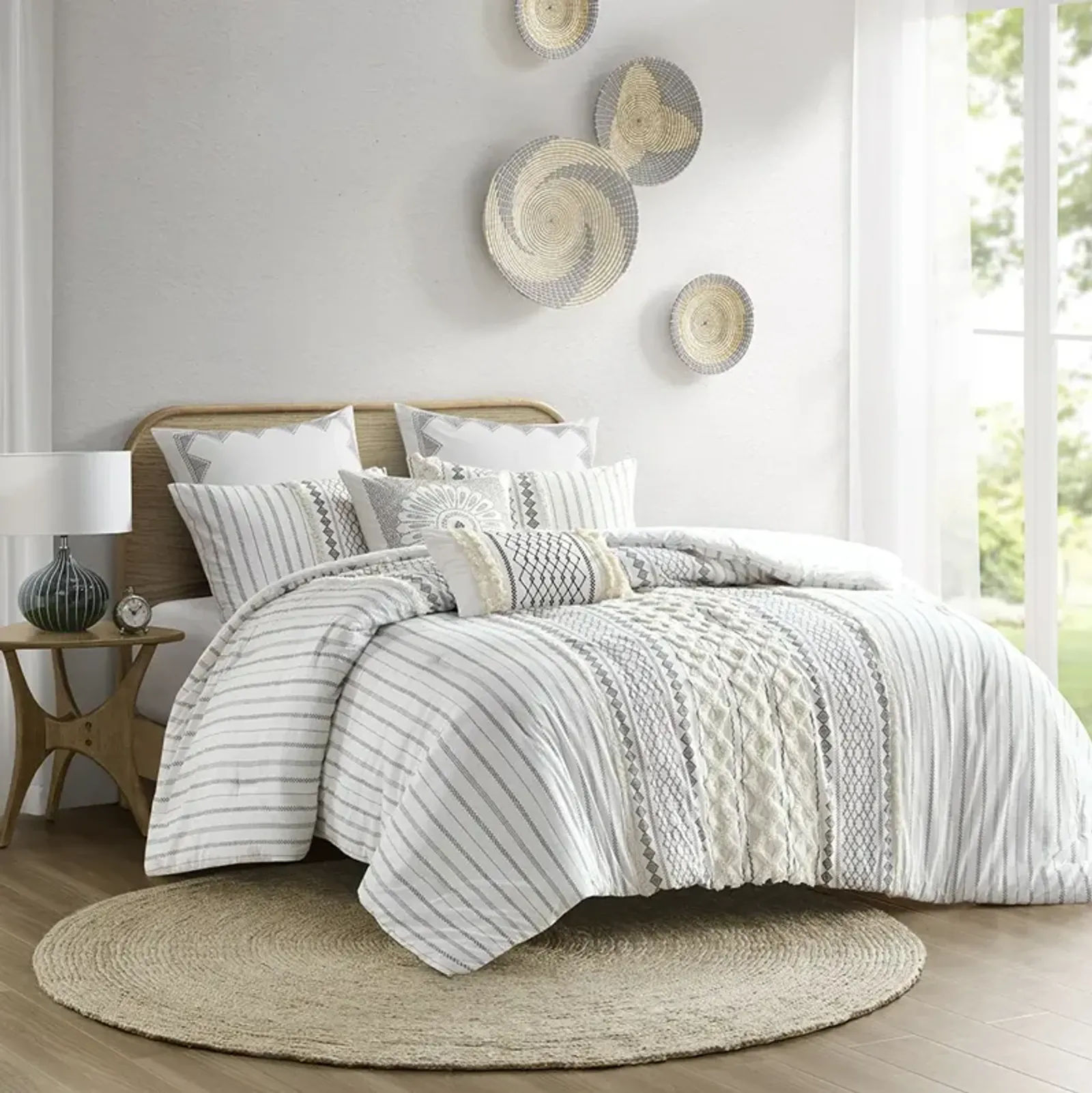 INK+IVY Imani Ivory Cotton Printed Comforter Set with Chenille