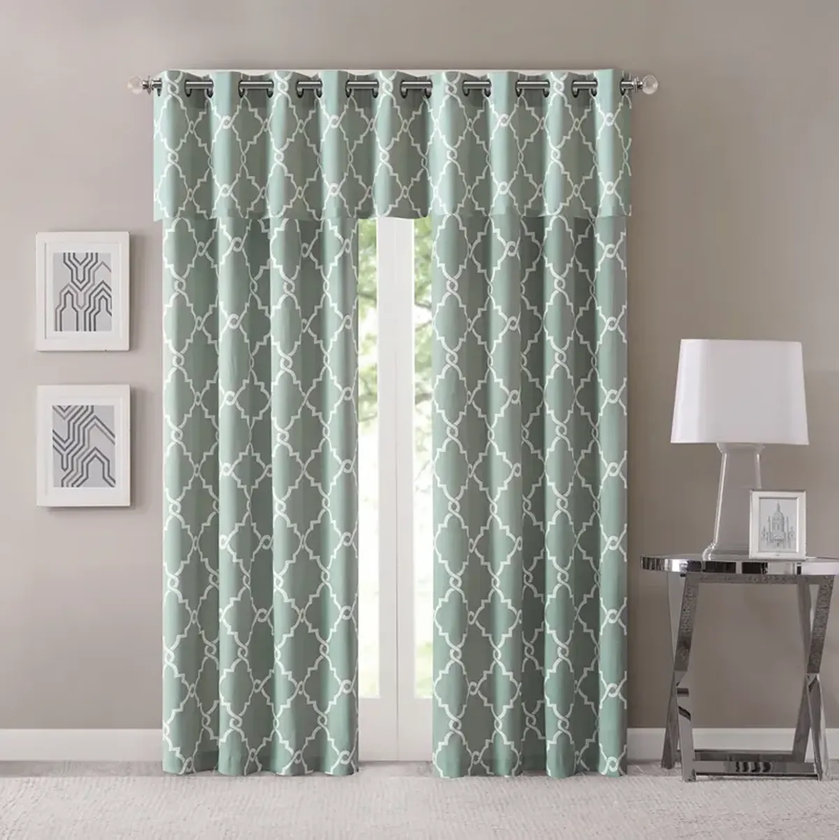 Madison Park Saratoga Seafoam/White Fretwork Print Grommet Top Window Valance