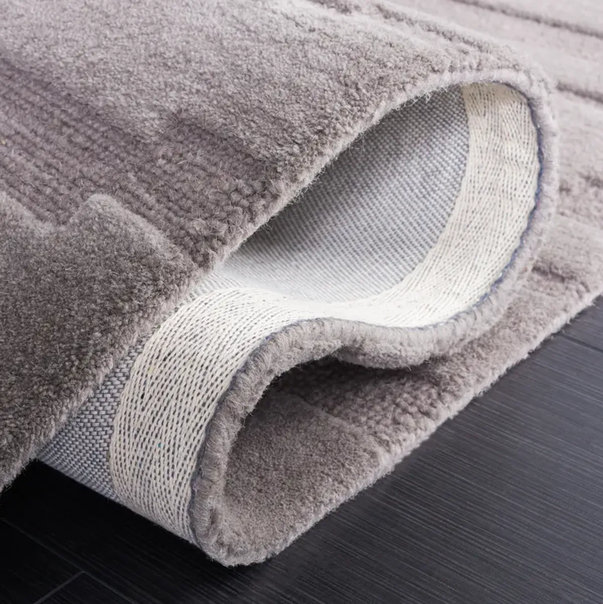 CHATHAM Hand Tufted 4' x 6' area rug