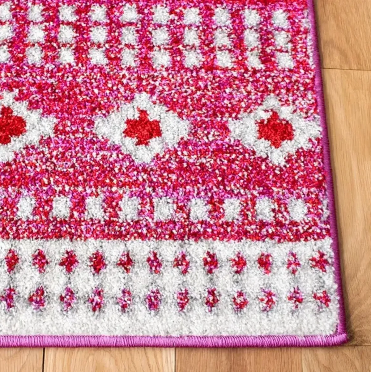 ADIRONDACK Contemporary Fuchsia / Ivory 4' X 6' Powerloomed Rug