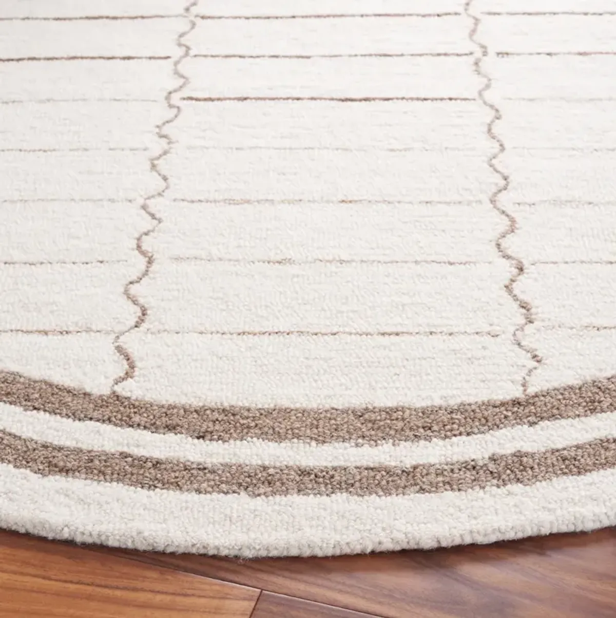 METRO 626 IVORY  6' x 6' Round Round Rug