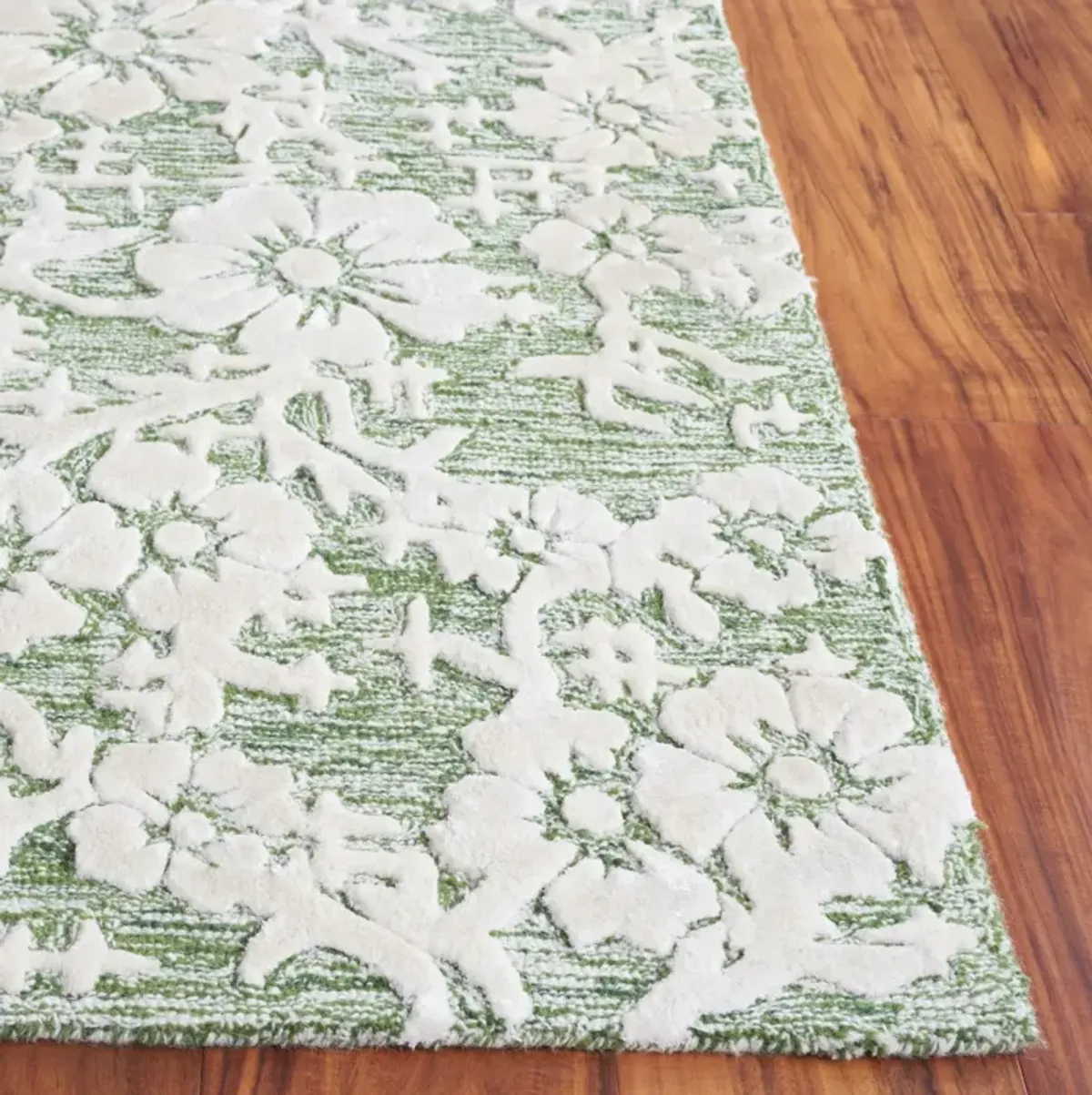 GLAMOUR 540 GREEN  2'-3' x 8' Runner Rug