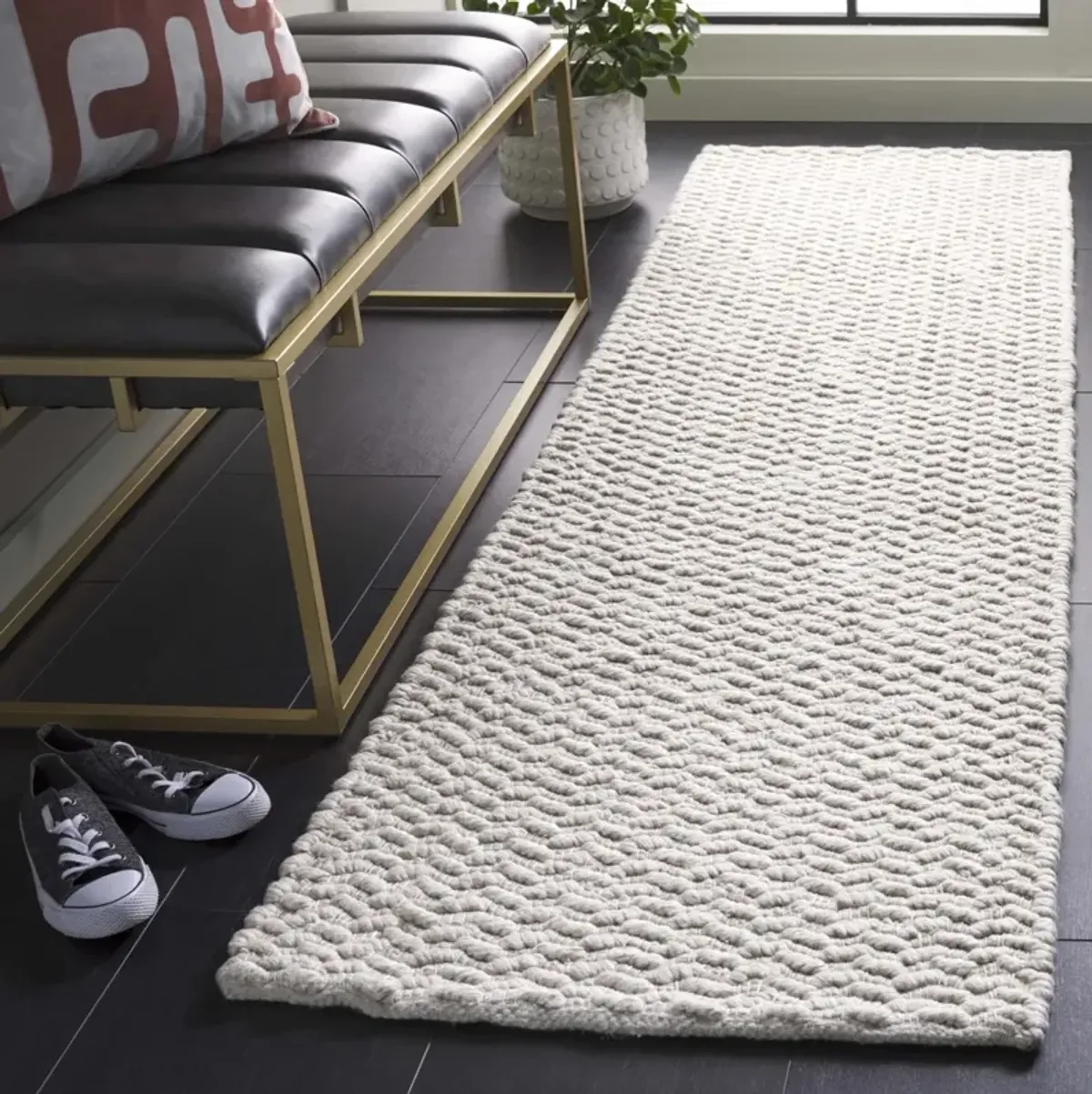 NATURA 715 BEIGE 2'-3' x 8' Runner Rug