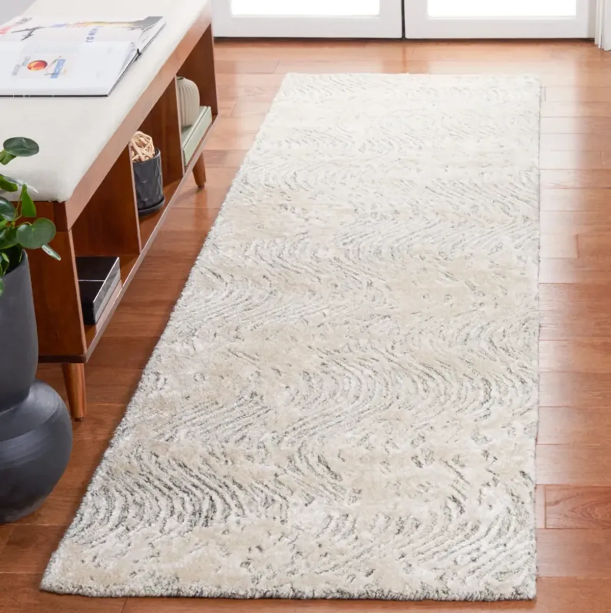 GLAMOUR Hand Tufted 2'-3' x 8' runner