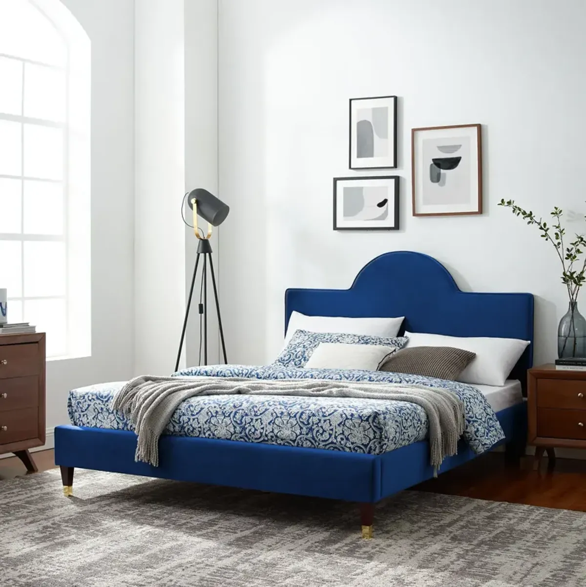 Aurora Performance Velvet Queen Bed