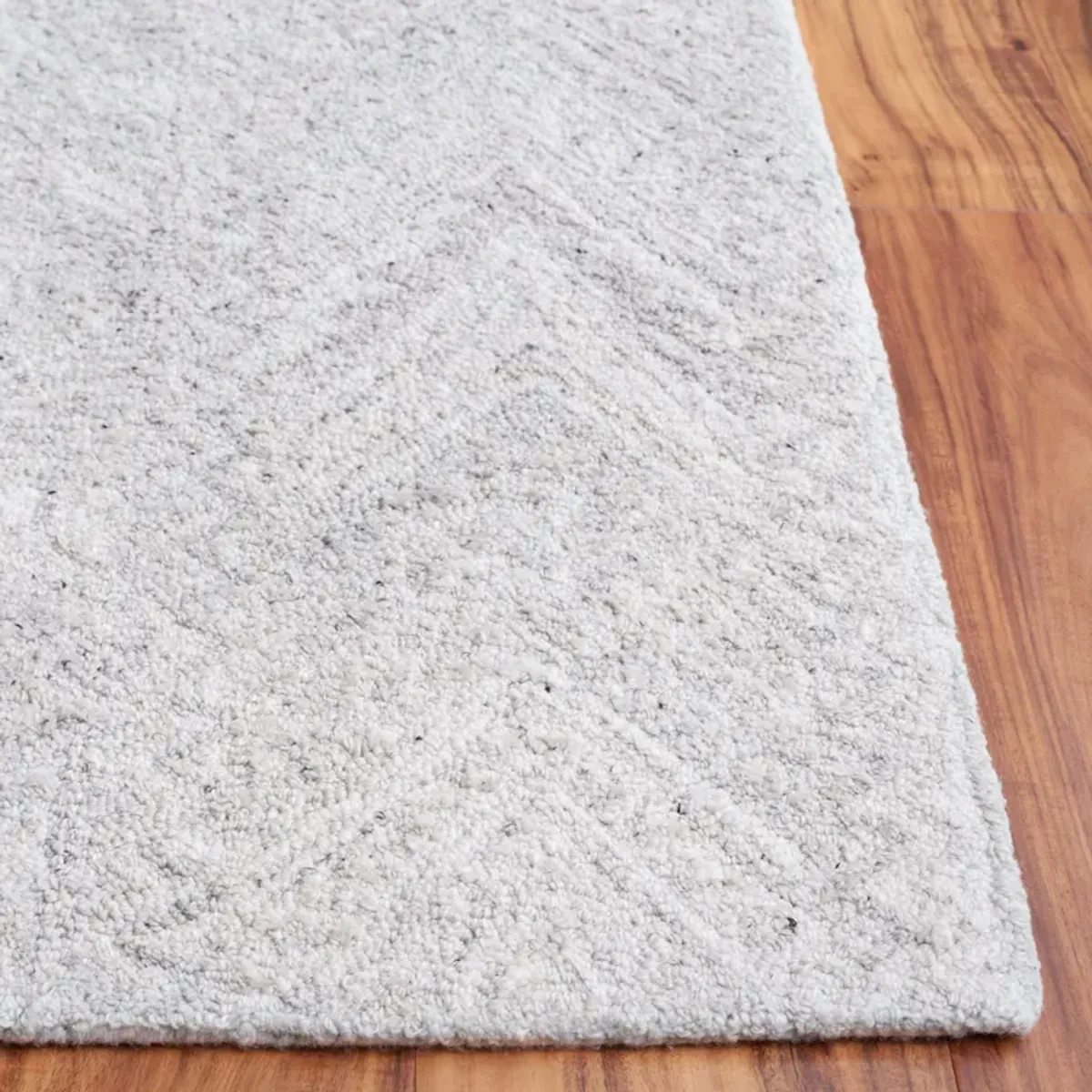 ABSTRACT Hand Tufted 3' x 5' area rug