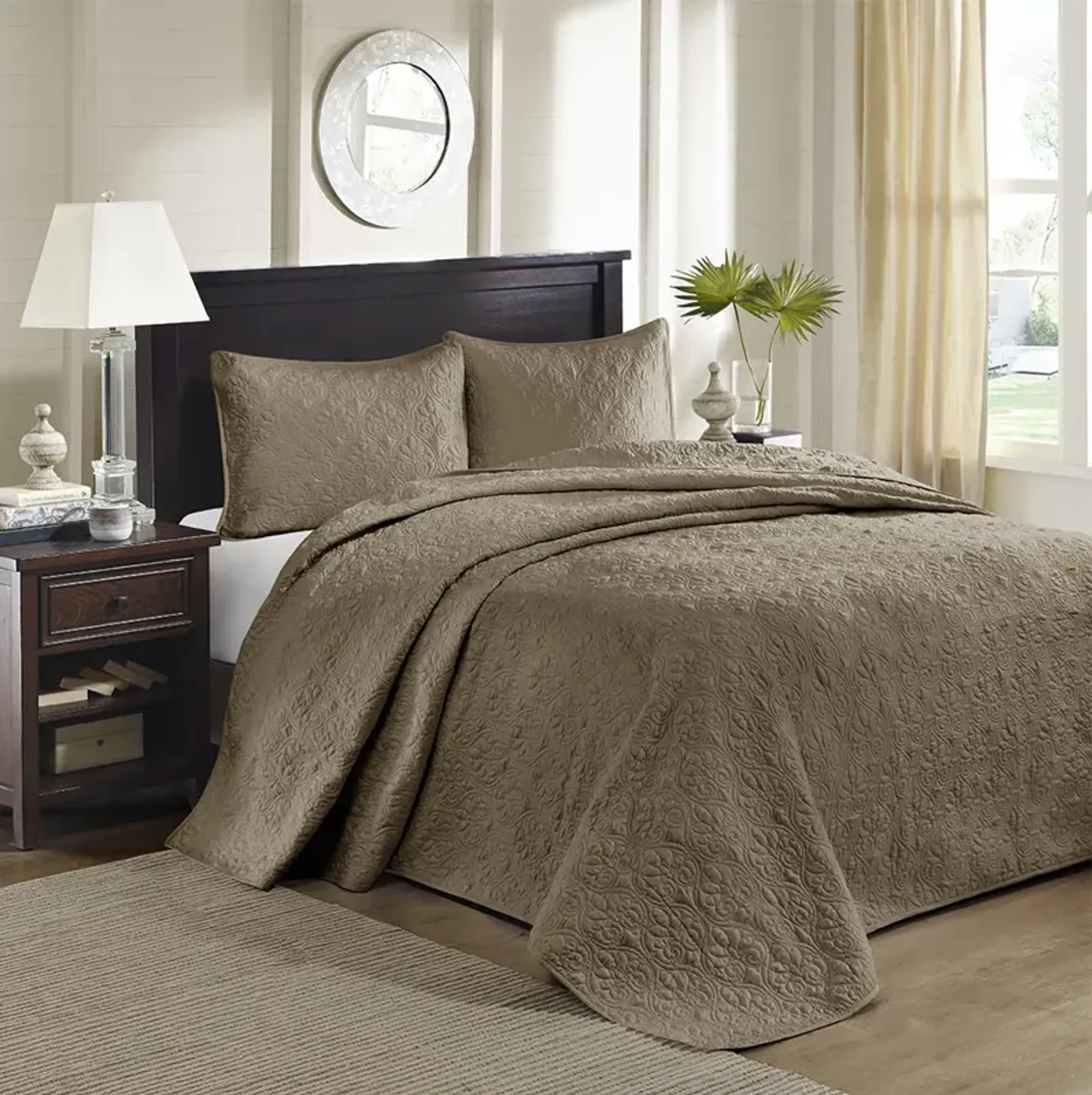 Madison Park Quebec Mocha Reversible Bedspread Set