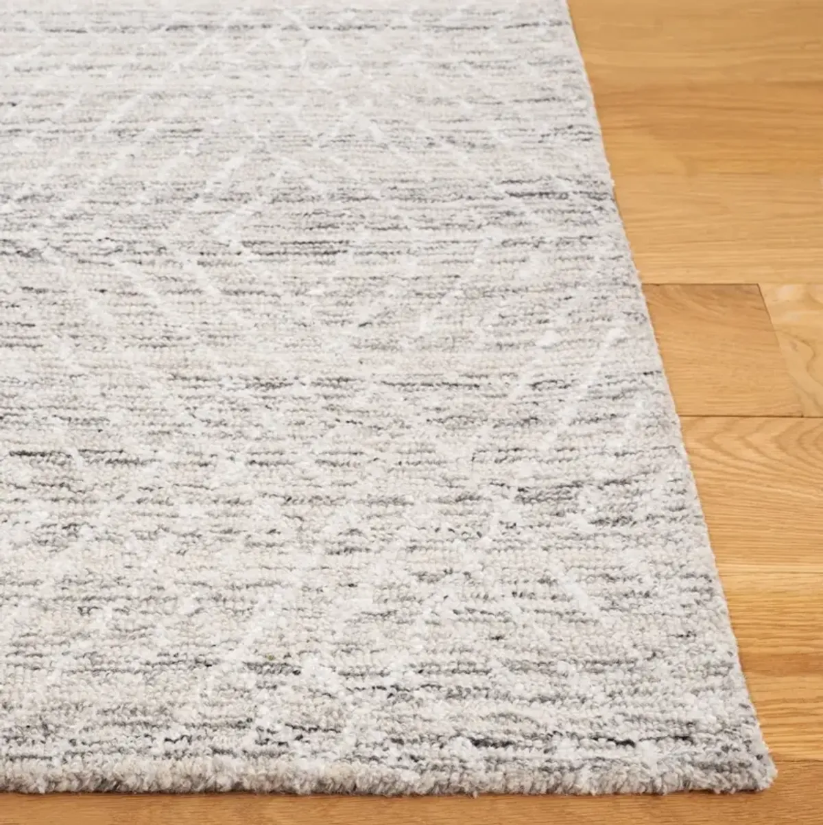 ABSTRACT 499 SILVER  2'-3' x 8' Runner Rug