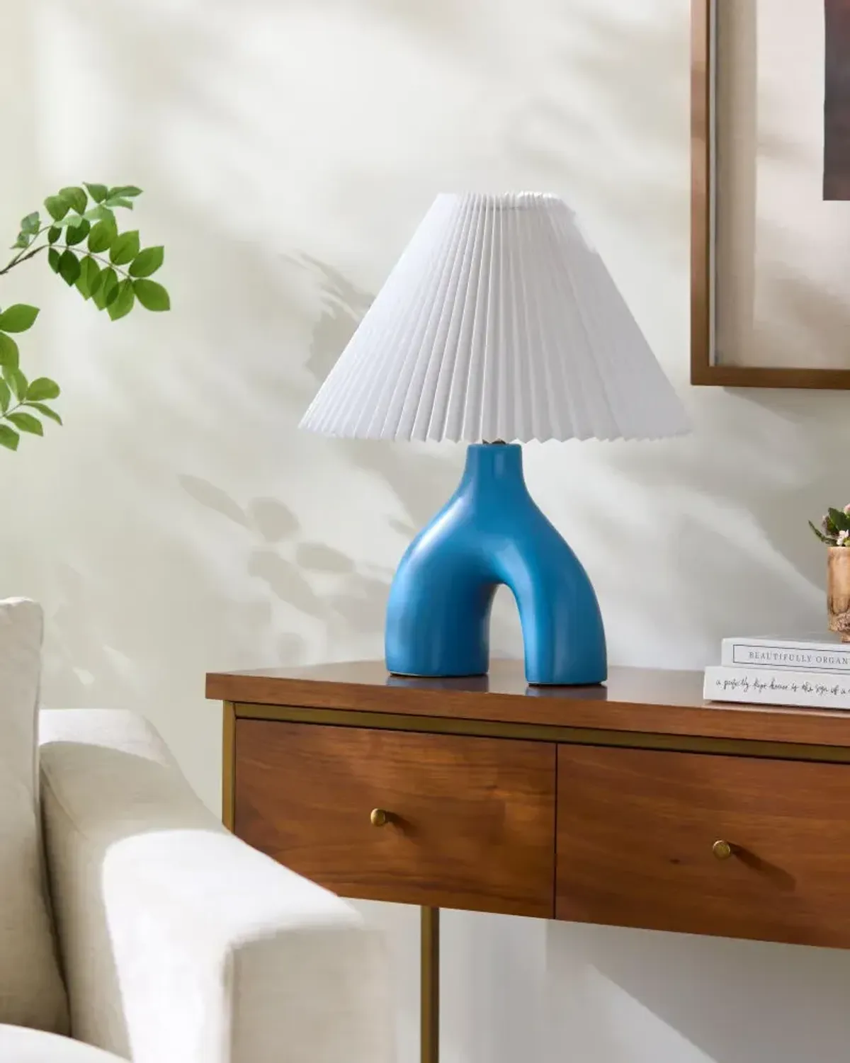 Alvik AVK-011 18"H x 15"W x 15"D Accent Table Lamp
