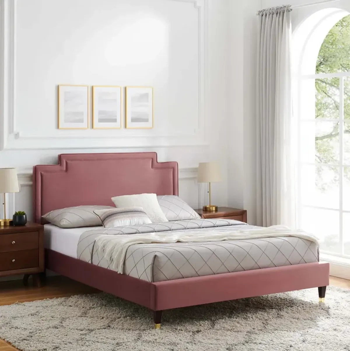 Liva Performance Velvet Queen Bed