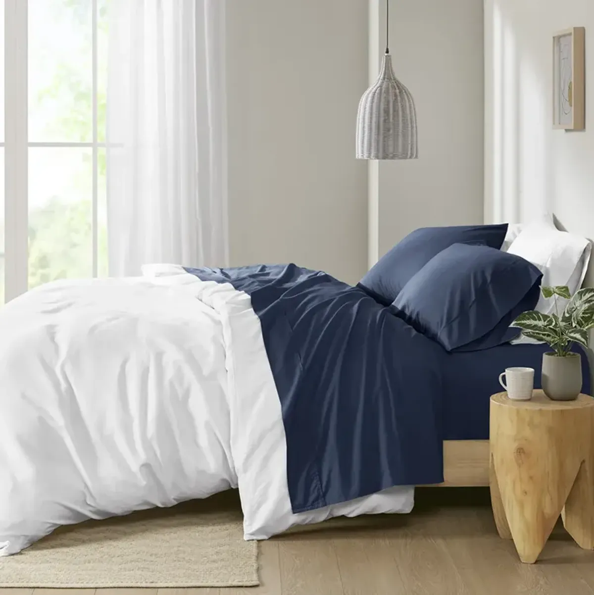 Madison Park Peached Percale Navy 200 Thread Count Relaxed Cotton Percale Sheet Set