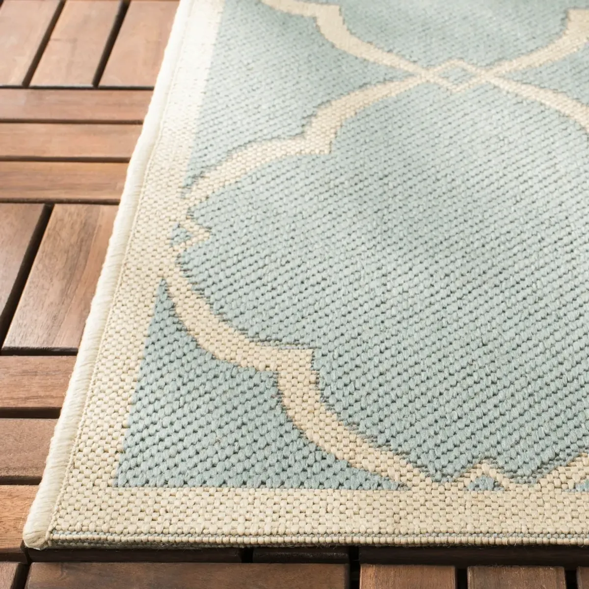 BEACH HOUSE 125 Blue 2'-2' X 4' Accent Rug