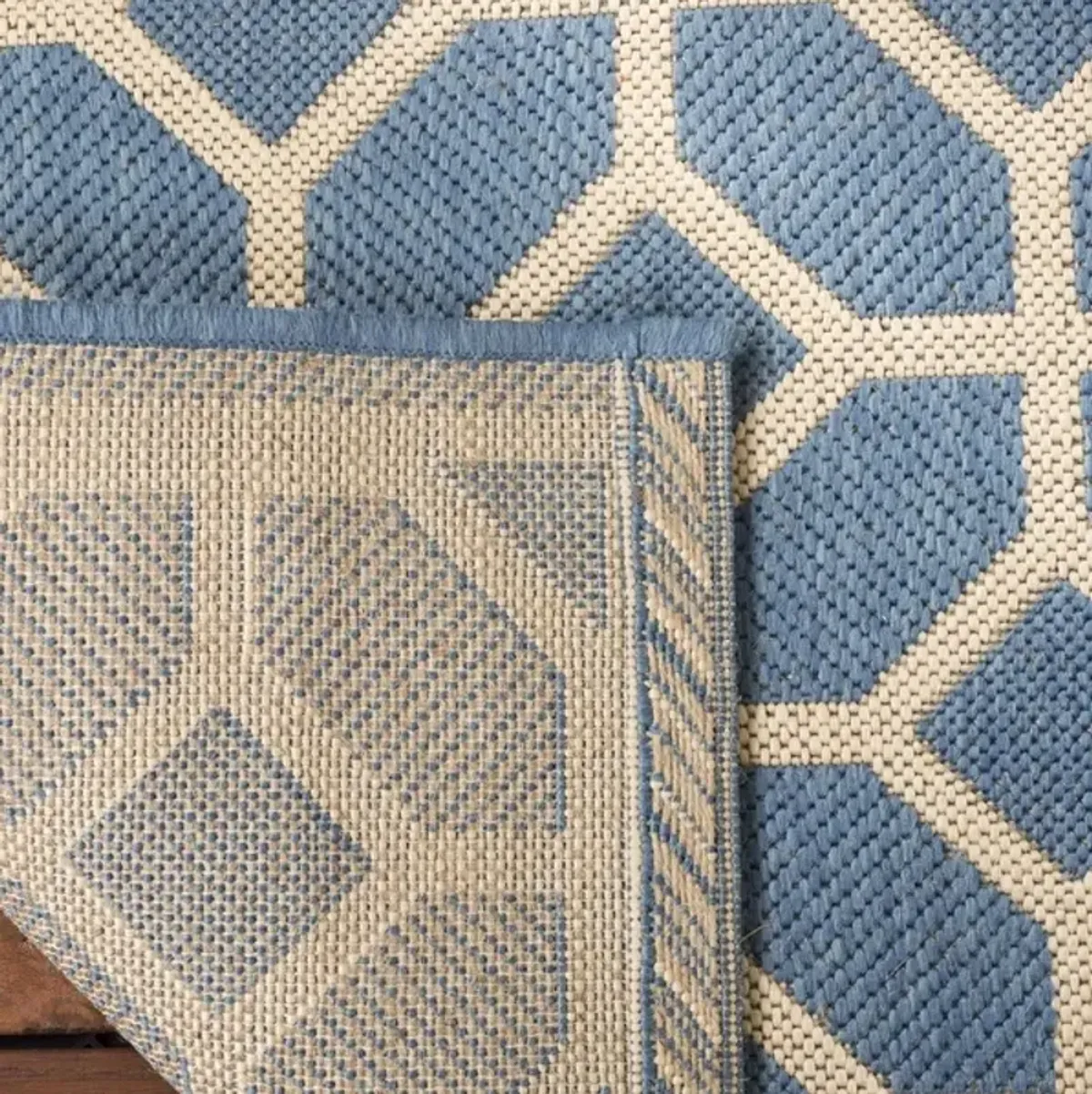 Safavieh BEACH HOUSE Collection BHS127M-4 Blue / Creme 4' X 6'