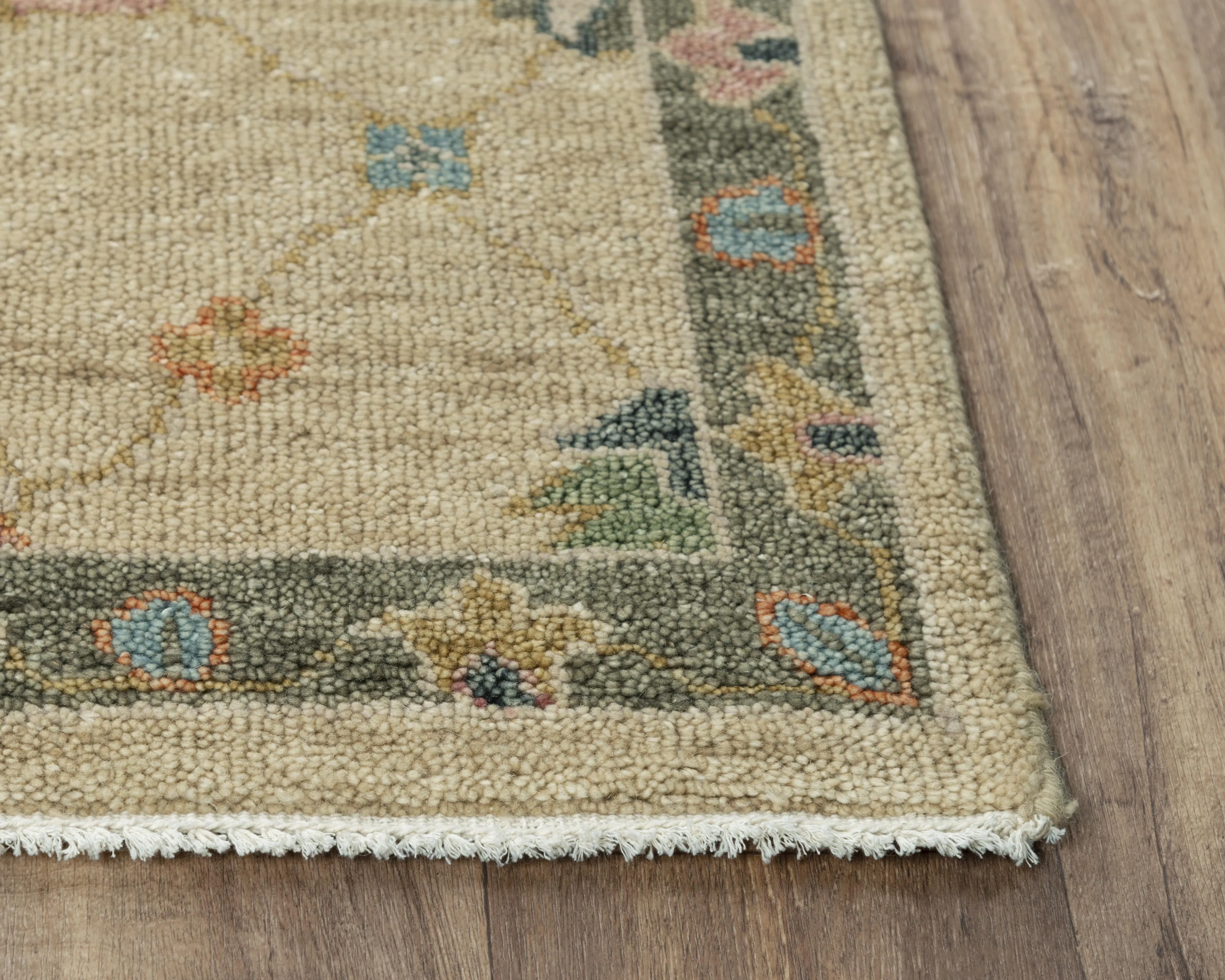 Envision Beige  Hand Spun Wool 9'x12' Rectangle Rug