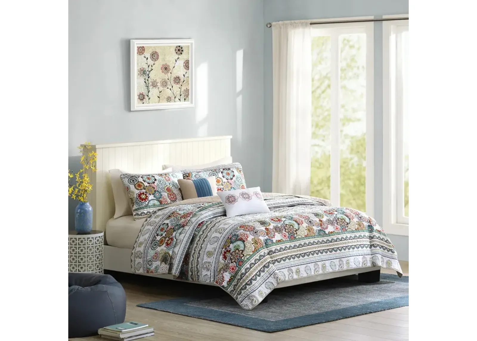 Intelligent Design Tamira Multi Reversible Quilt Set with Throw Pillows