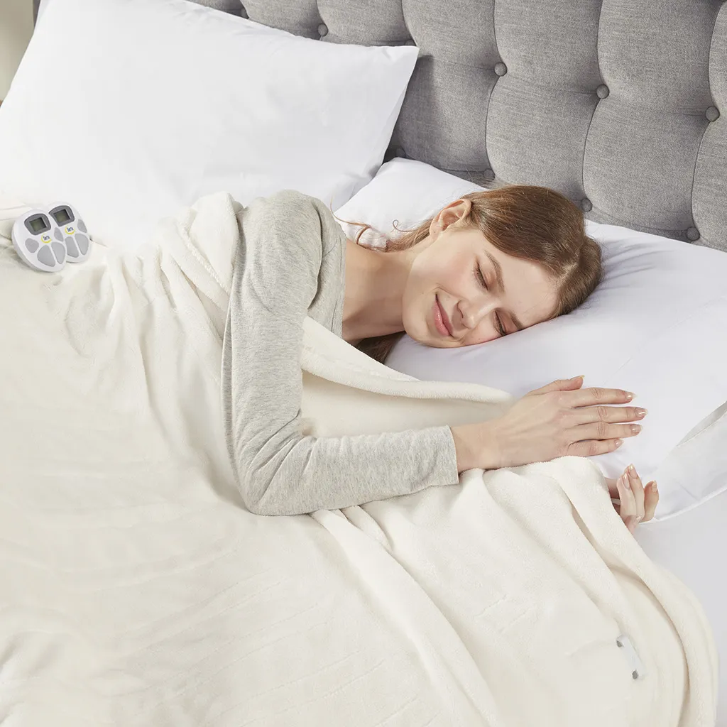 Serta Plush Heated Ivory Blanket