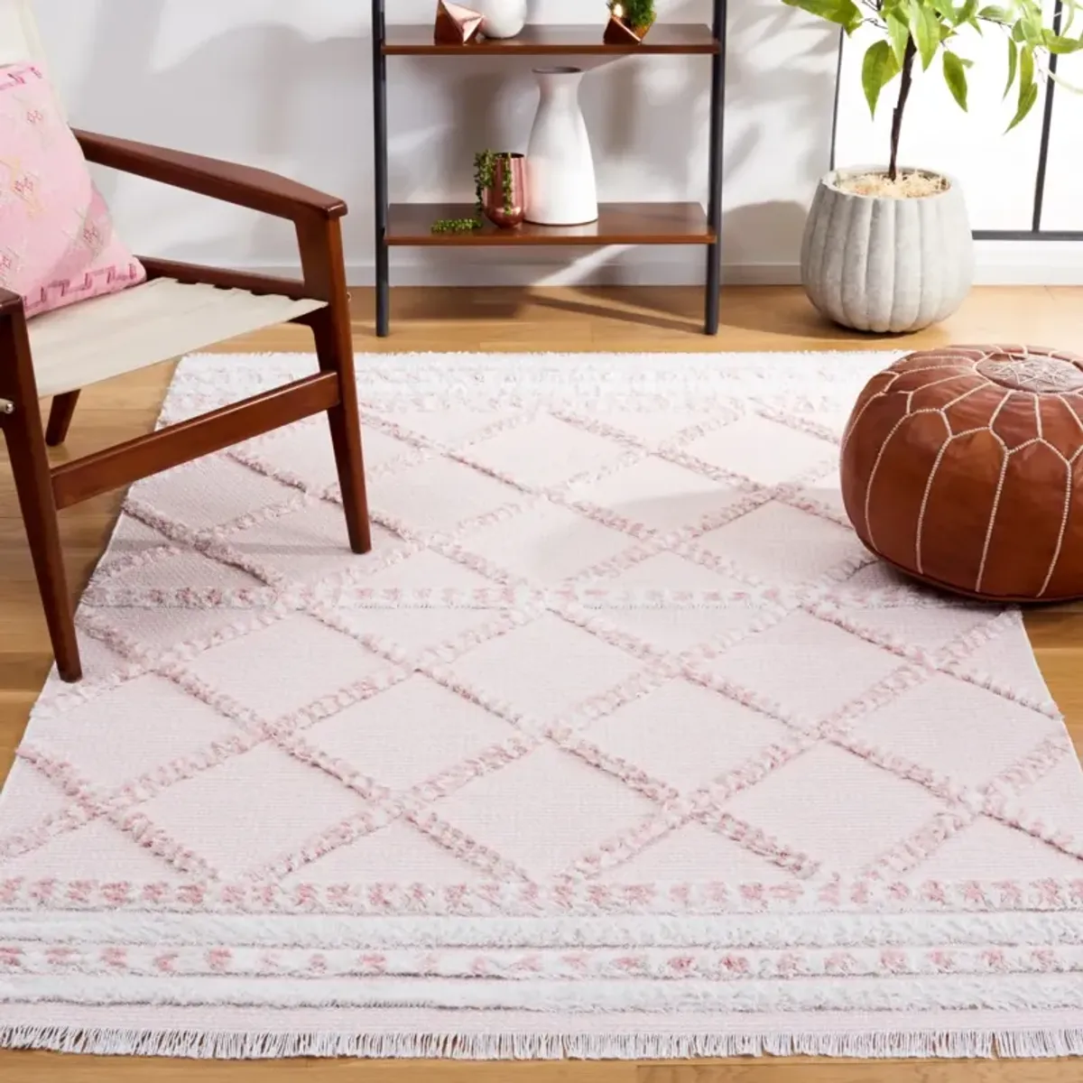 AUGUSTINE 714 PINK  2'-10' x 5' Small Rectangle Rug