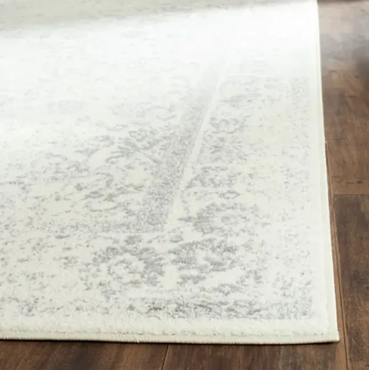 Adirondack Contemporary Ivory / Silver 6' X 6' Round Powerloomed Rug