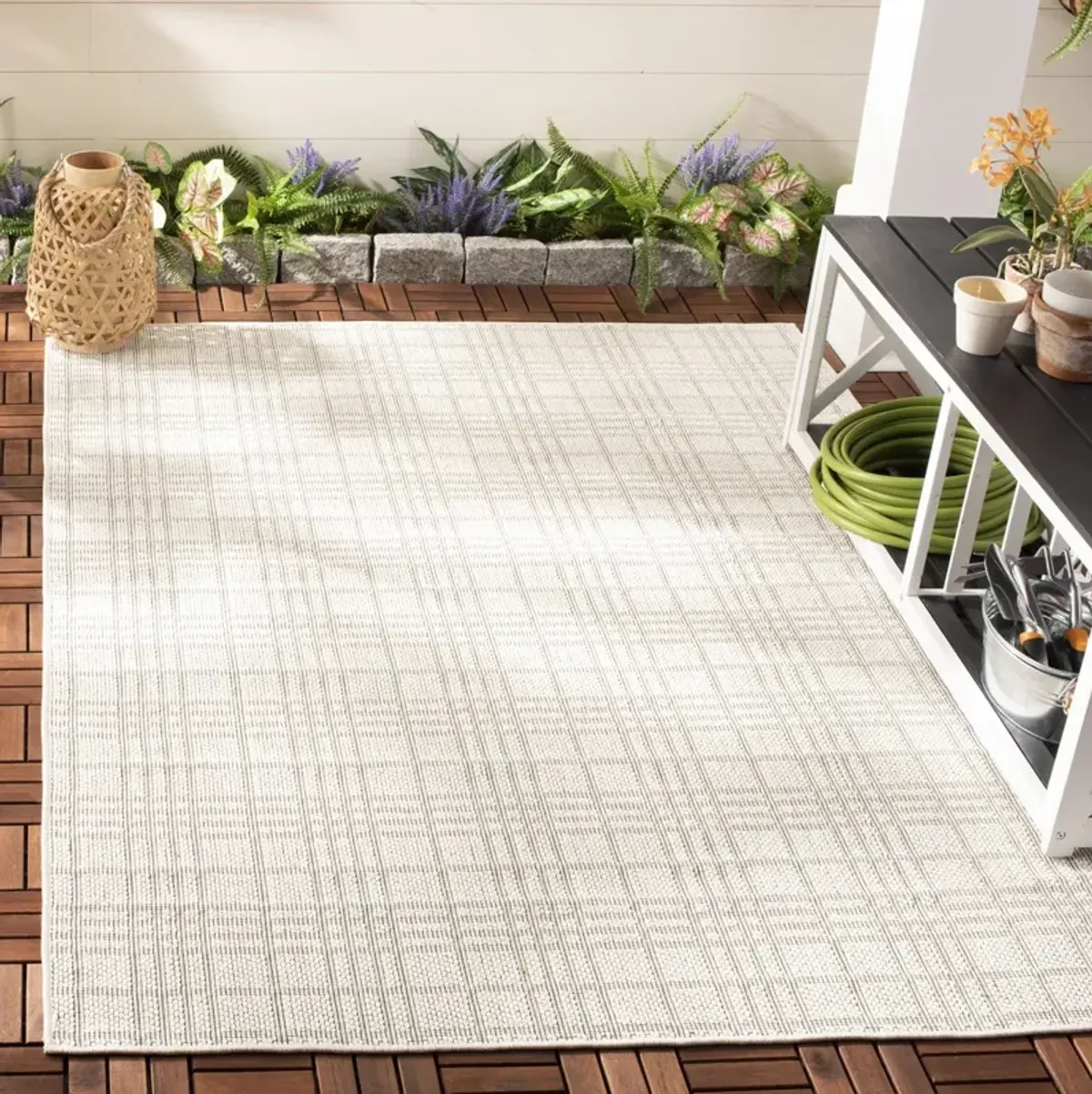 BERMUDA 802 Beige 2' X 4' Accent Rug