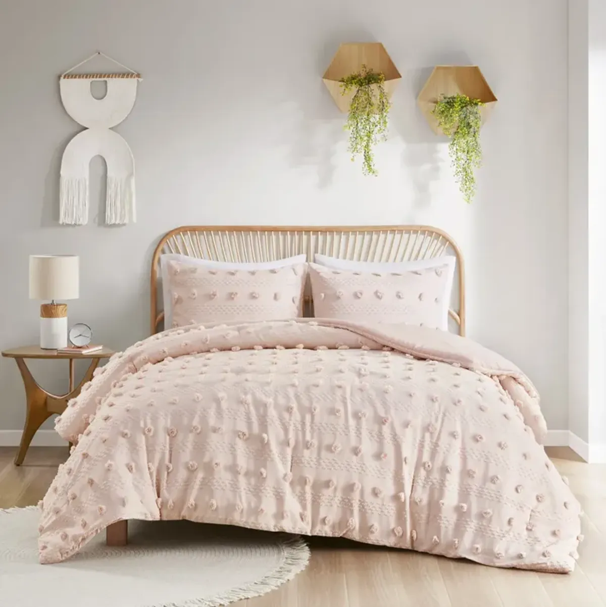 Intelligent Design Lucy Pink Clip Jacquard Comforter Set