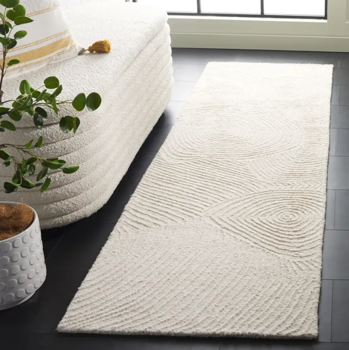 MYKONOS Hand Tufted 2'-3' x 8' runner