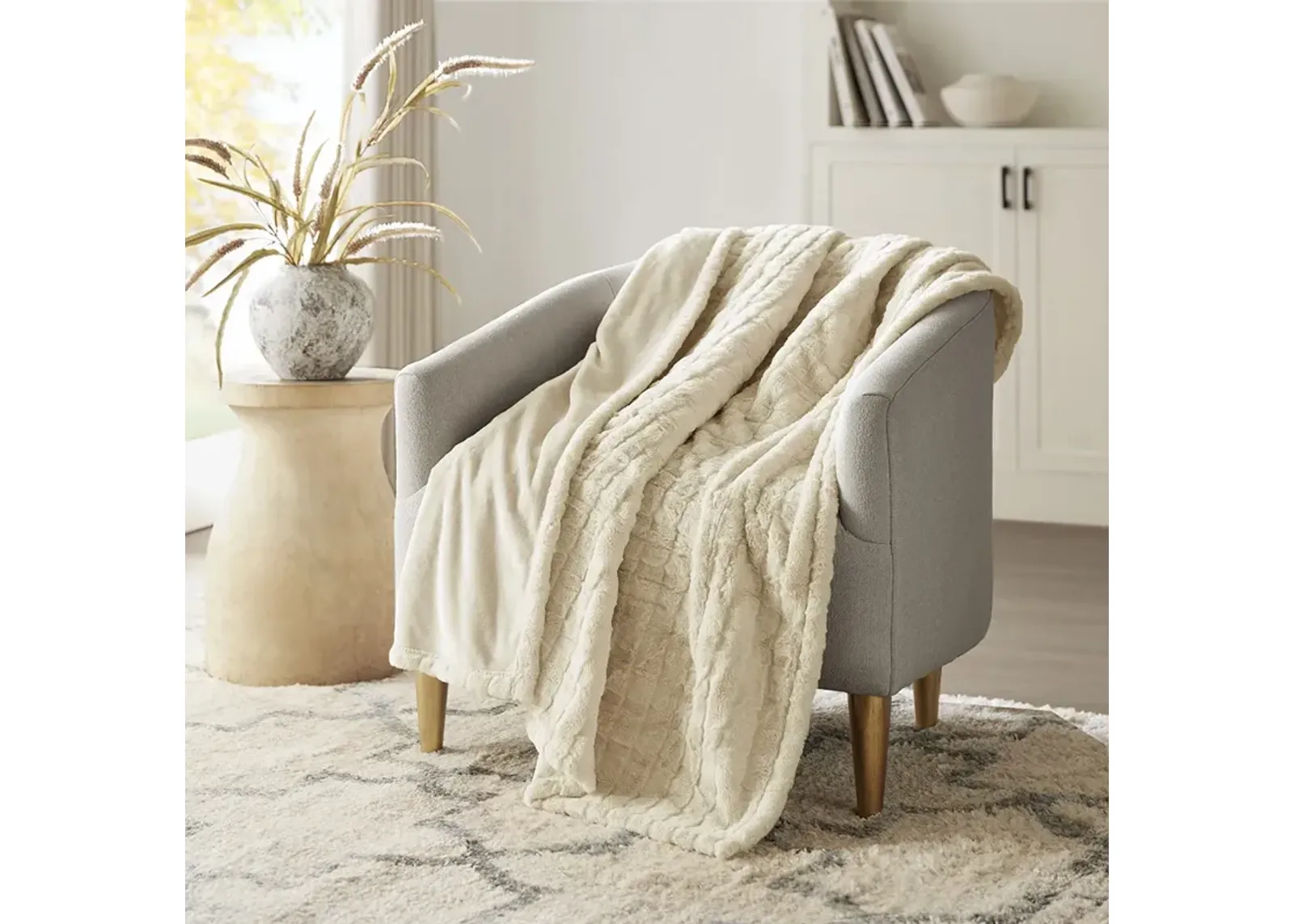 Oversized Faux Fur Heated Throw