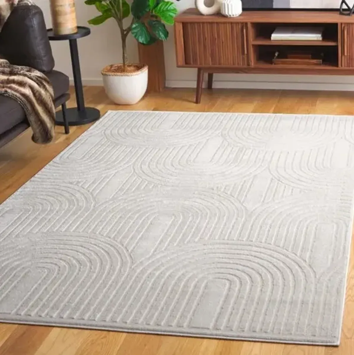 SAYLOR 107 Beige 4' X 6' Small Rectangle Rug