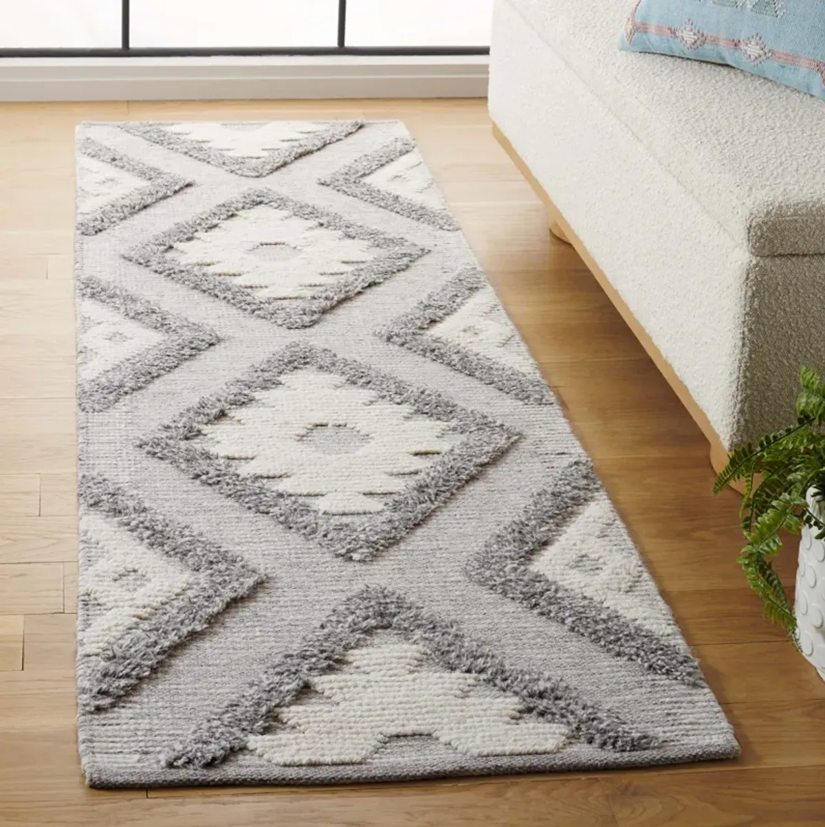 NATURA Hand Woven 2'-3' x 8' runner