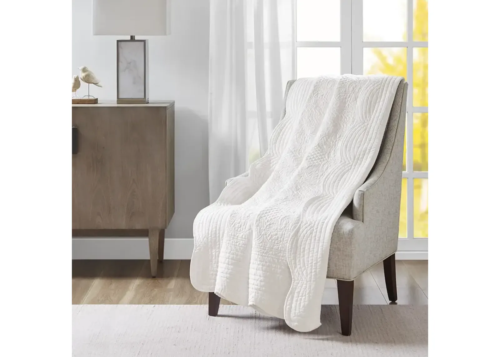 Madison Park Tuscany White Oversized Quilted Throw with Scalloped Edges