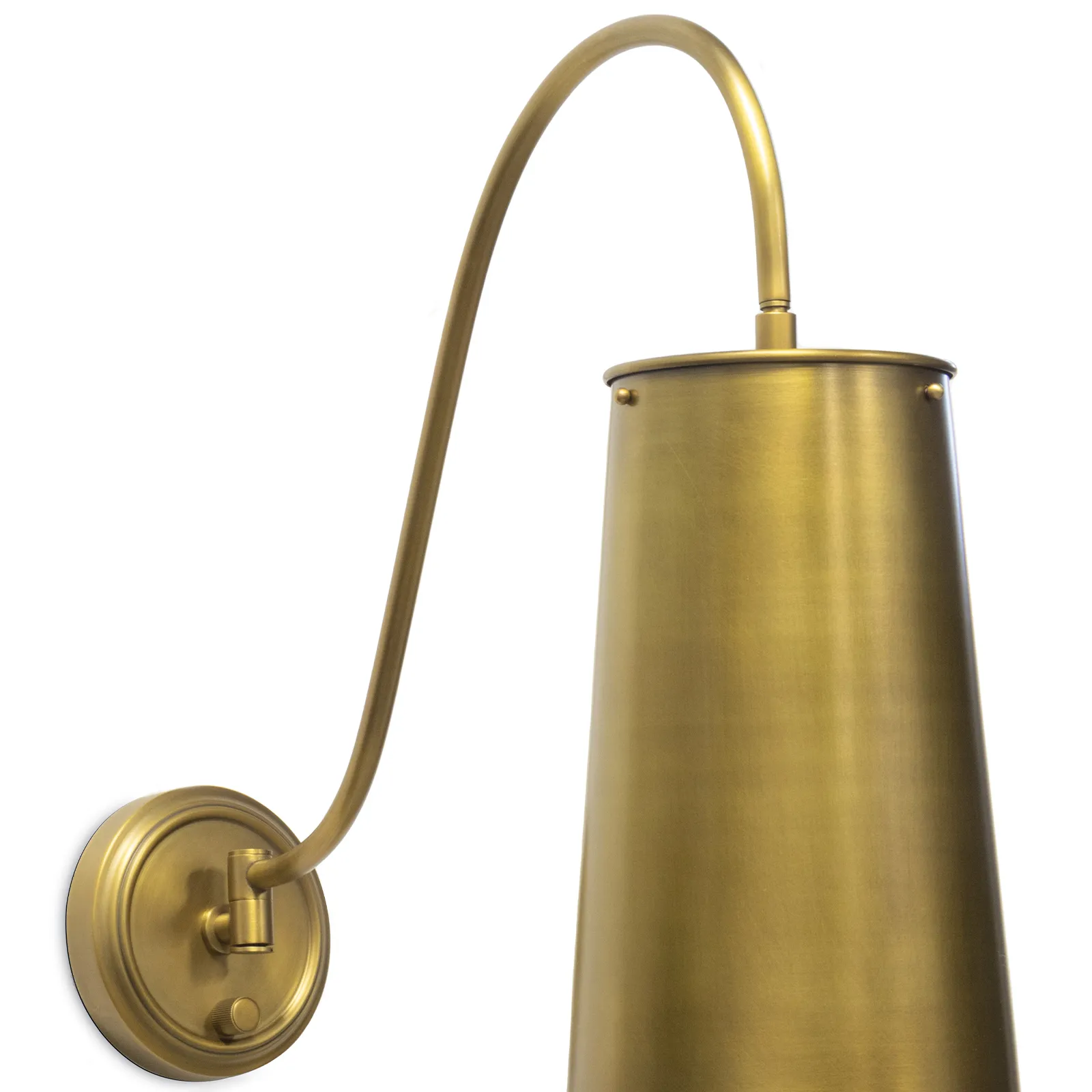 Southern Living Hattie Natural Brass Sconce