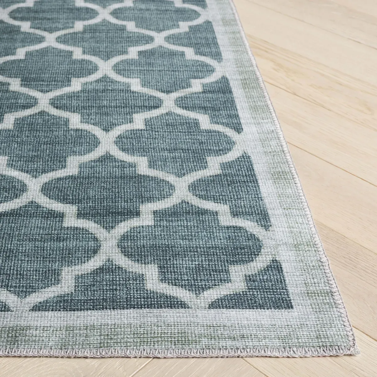 ARIZONA 172 GREEN 2'-6' x 8' Runner Rug