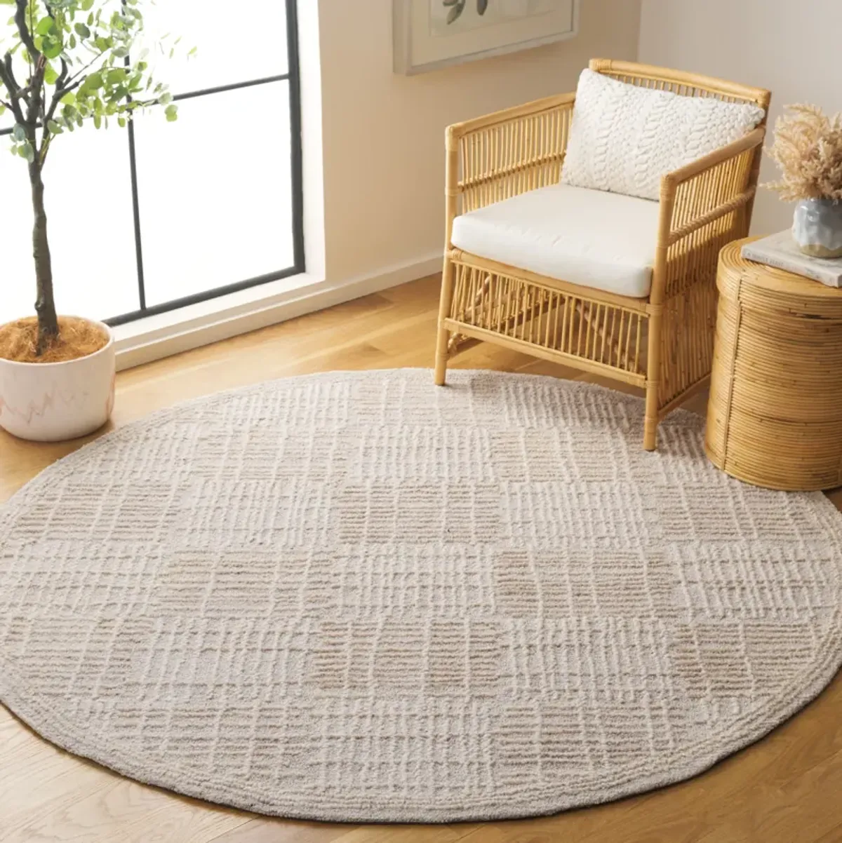 ABSTRACT Hand Tufted 6' x 6' Round area rug