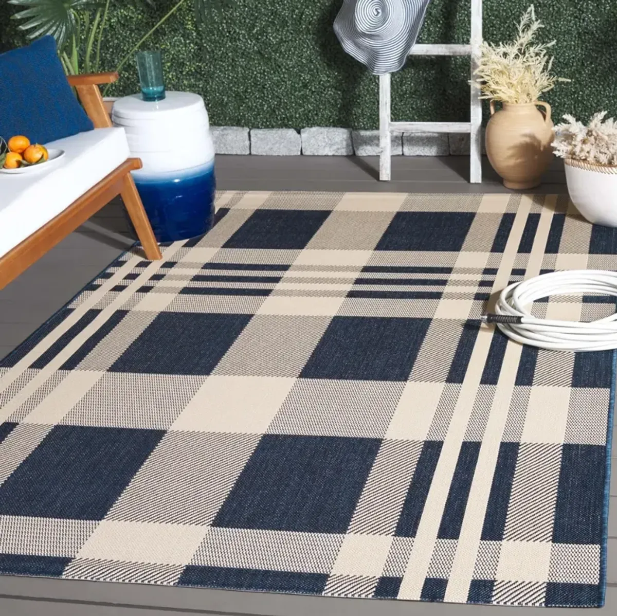 COURTYARD 6201 NAVY  2'-7' x 5' Small Rectangle Rug