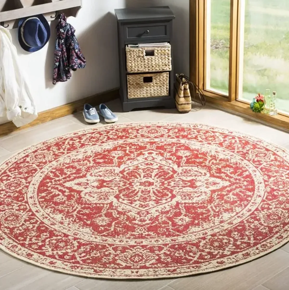 LINDEN 137 Collection LND137Q-4R Red / Creme 4' X 4' Round