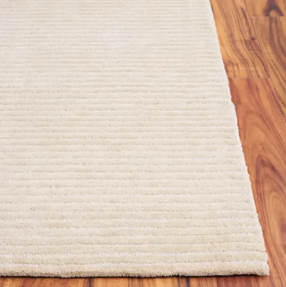 MIRAGE 758 IVORY 2'-3' x 8' Runner Rug