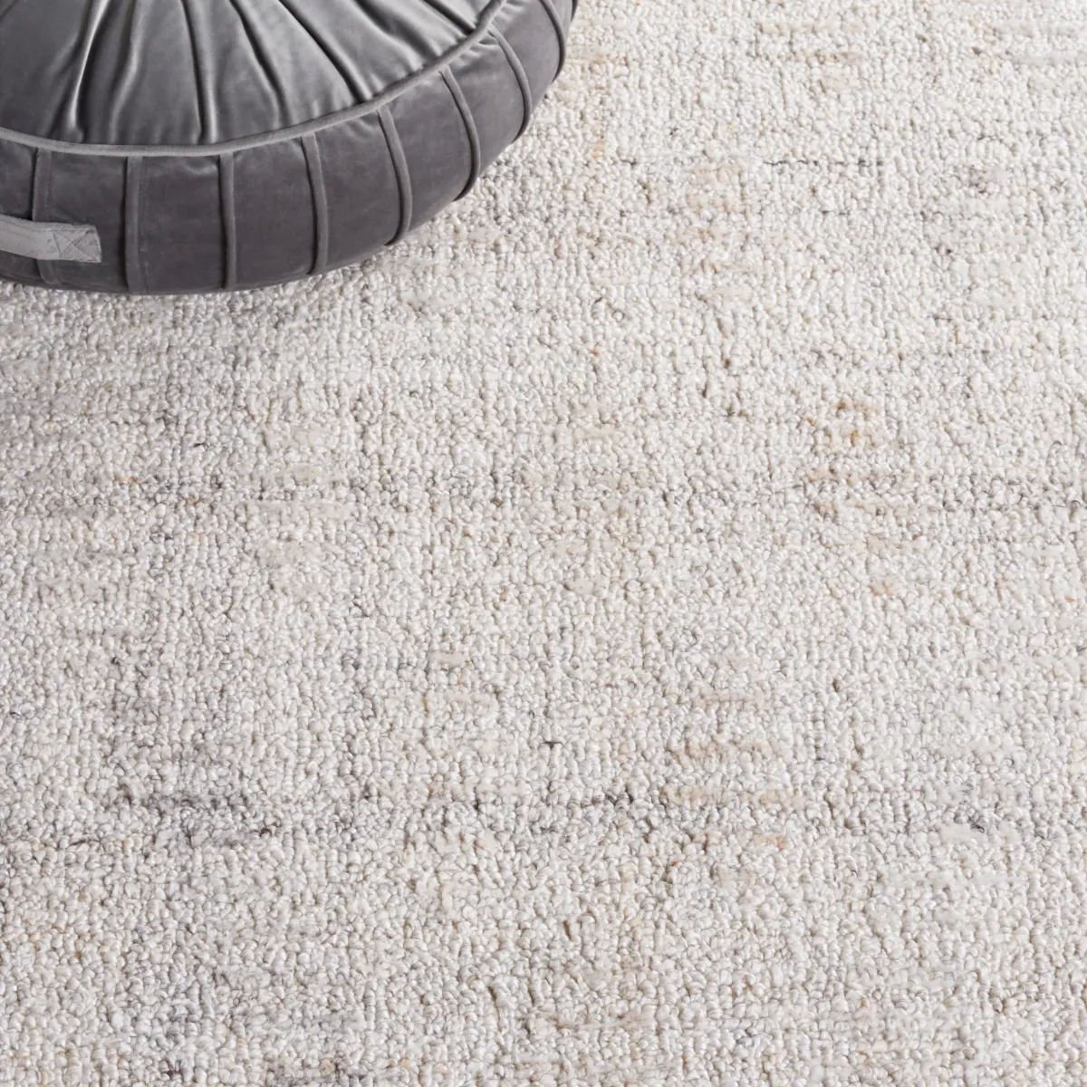 ABSTRACT Hand Tufted 4' x 6' area rug