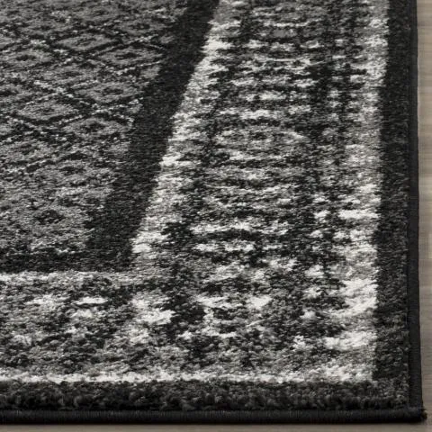 Adirondack Contemporary Black / Silver 4' X 4' Square Powerloomed Rug