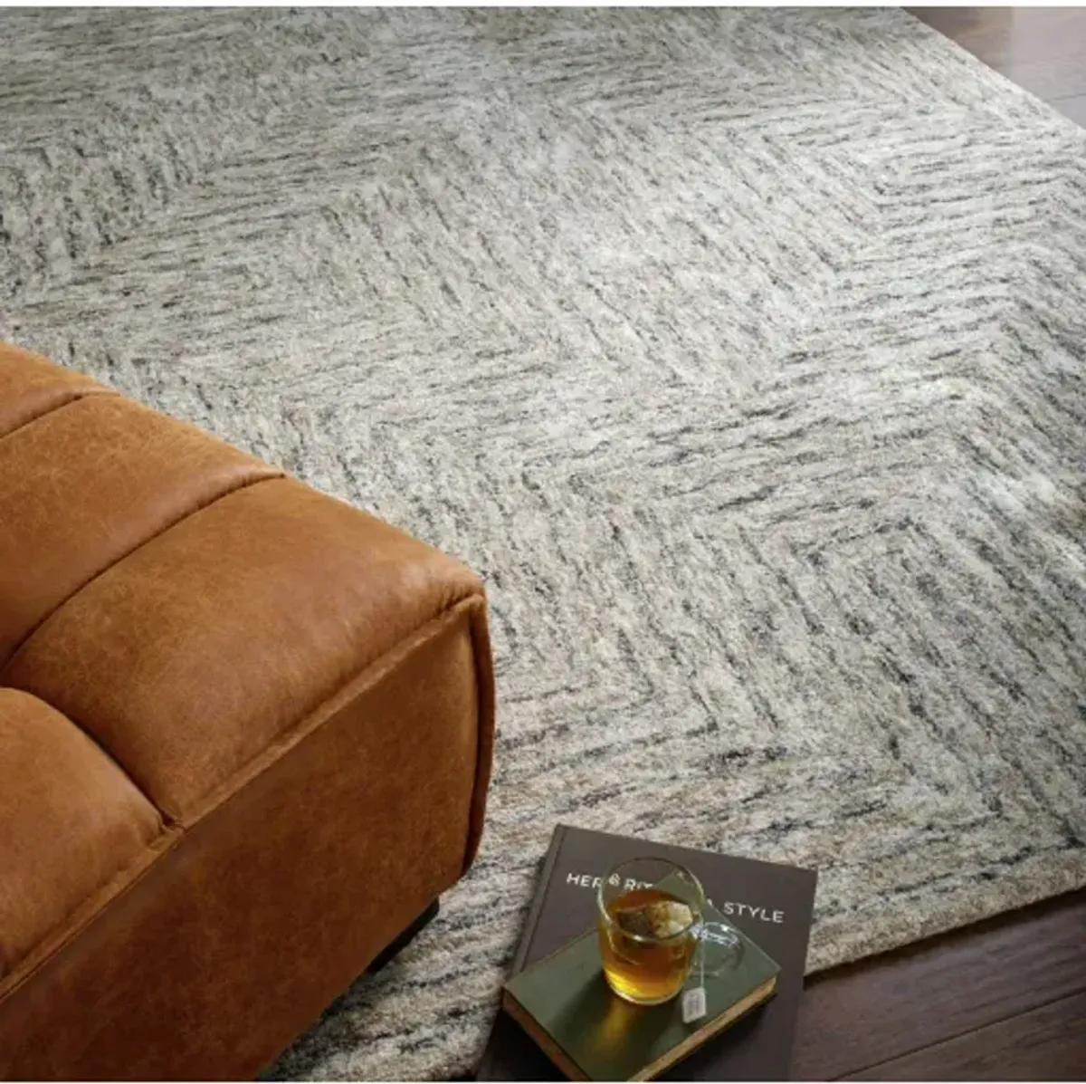 Falcon 2'6" x 8' Rug