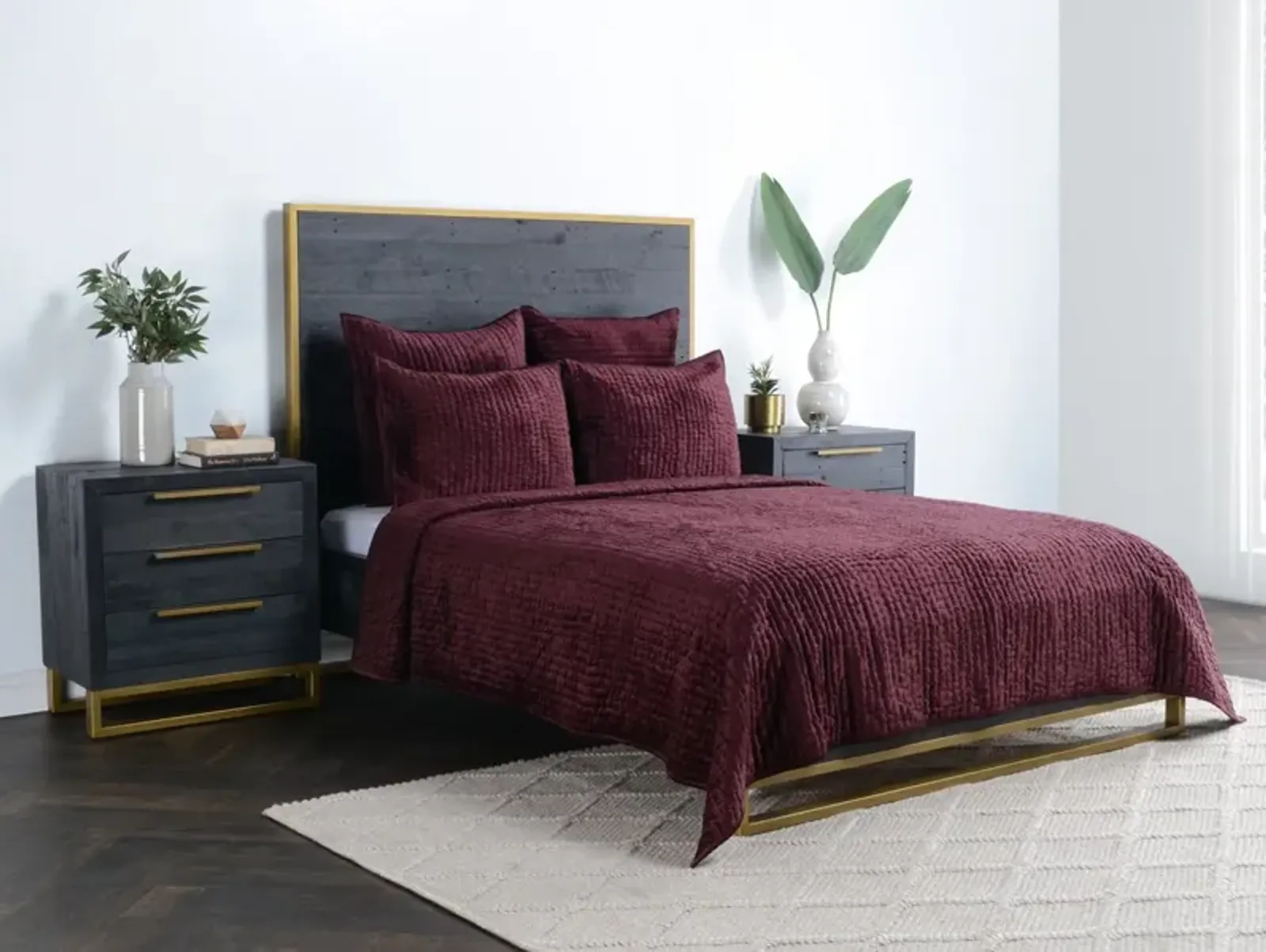 Bari Velvet Port Queen Quilt