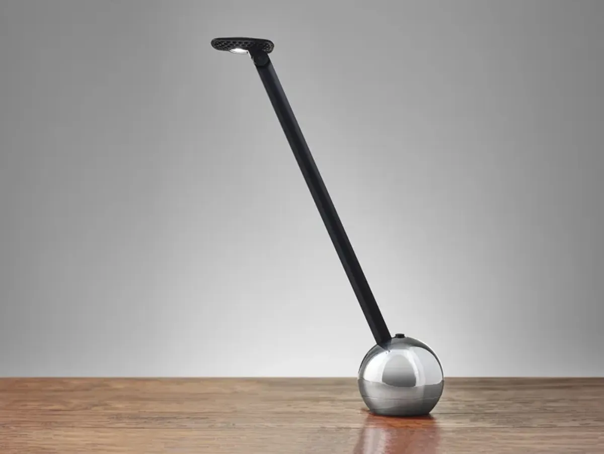 ADS360 Kiu LED Desk Lamp