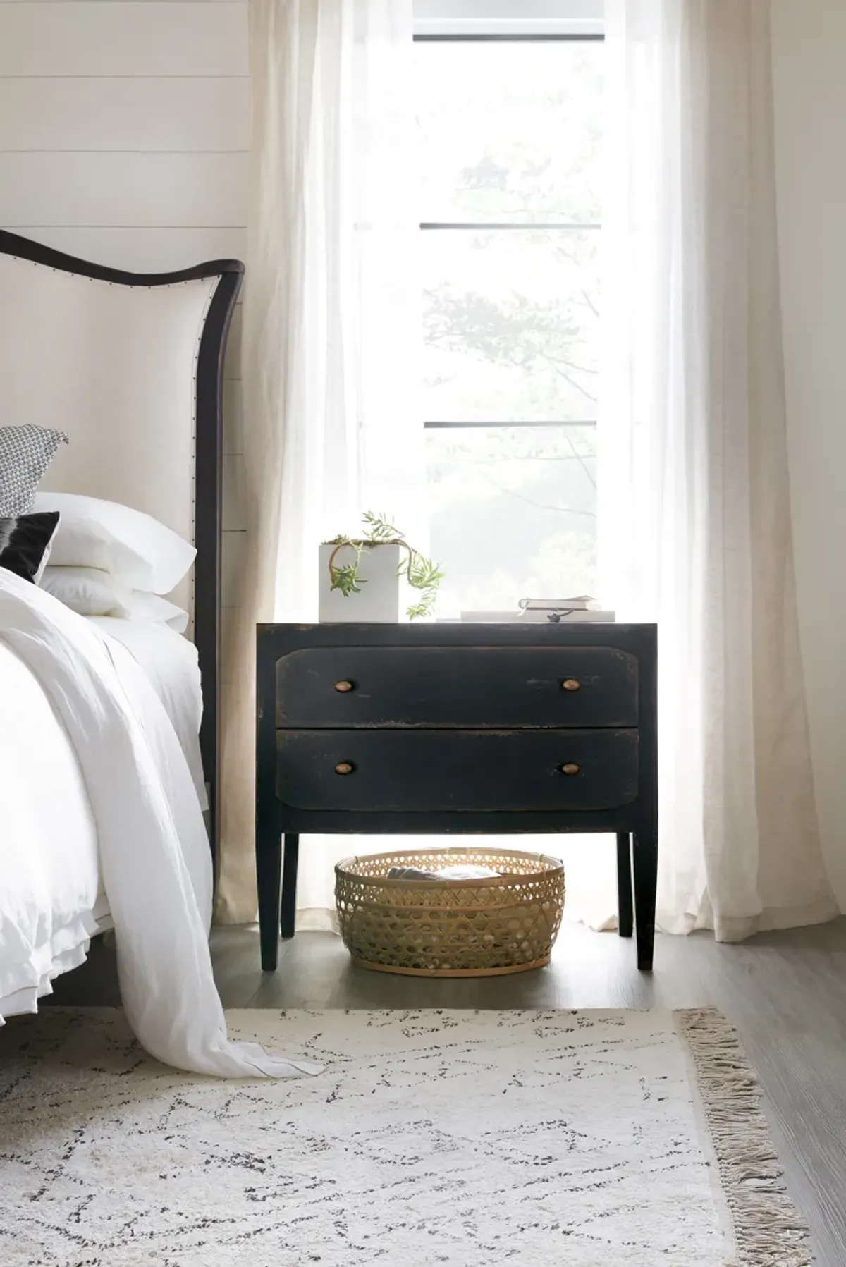 Ciao Bella 2-Drawer Nightstand