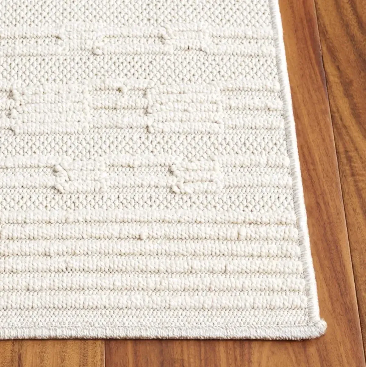 PAROS 112 IVORY 2'-3' x 8' Runner Rug