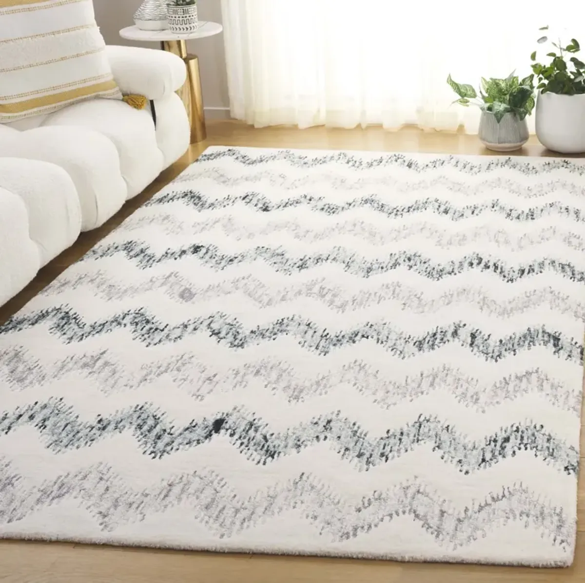 SOHO 658 IVORY  6' x 9' Medium Rectangle Rug