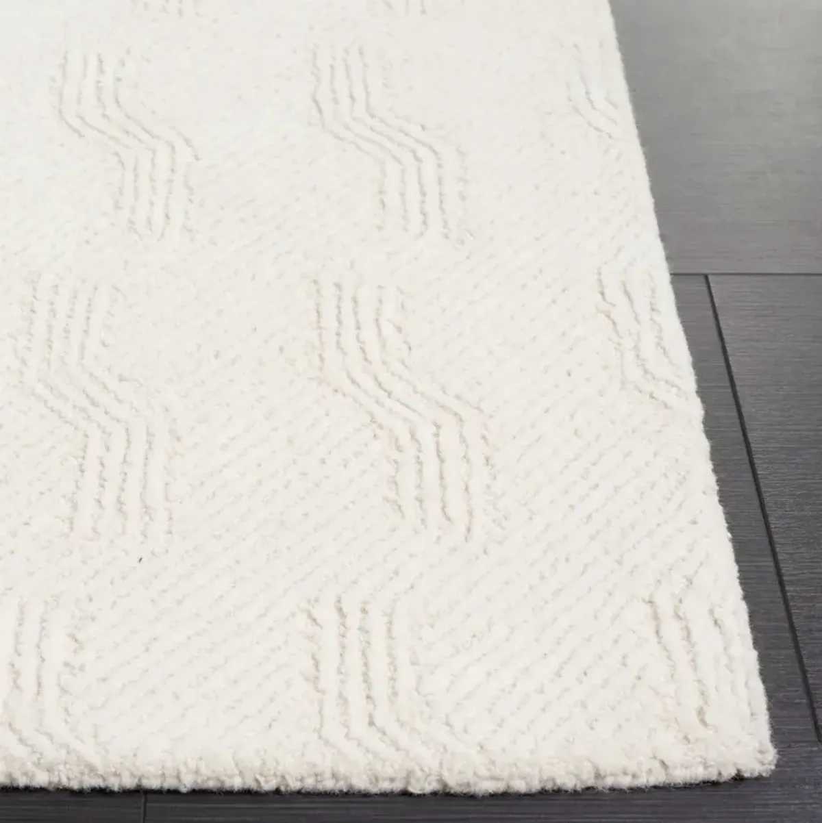 GLAMOUR 402 IVORY 2'-3' x 8' Runner Rug