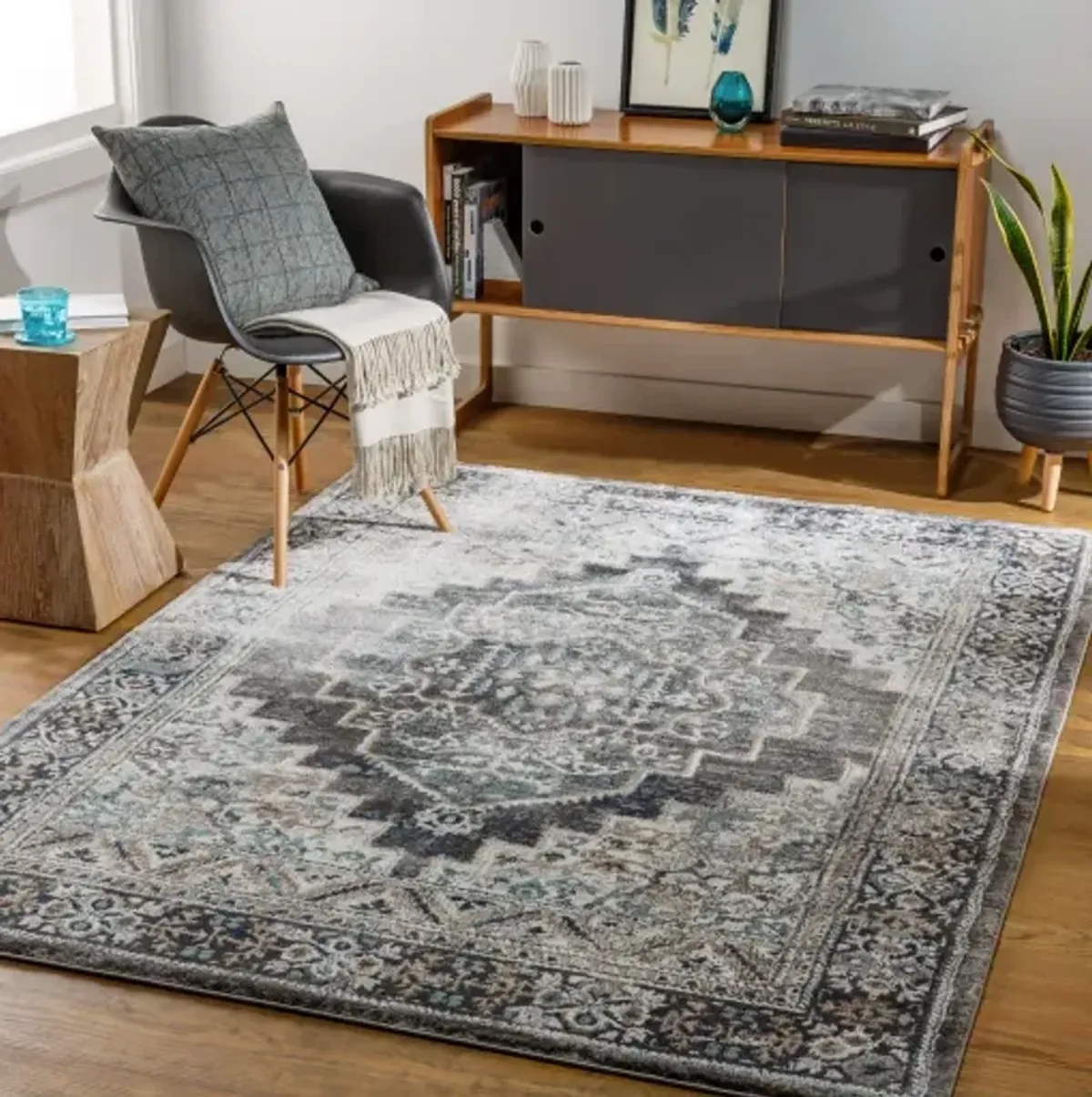 Montana 6'7" x 9' Rug