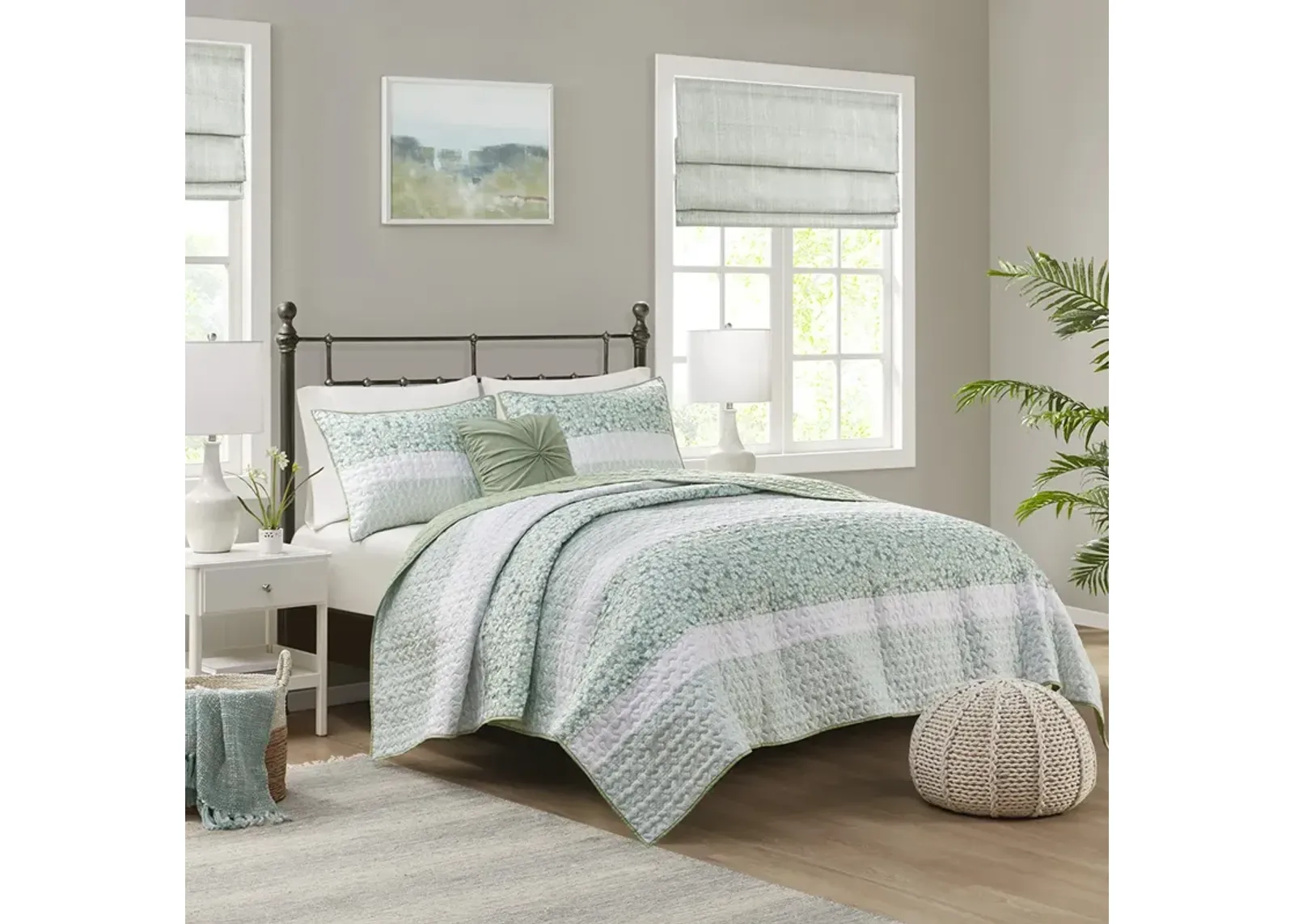 Madison Park Caralie Green 4 Piece Seersucker Quilt Set with Throw Pillow