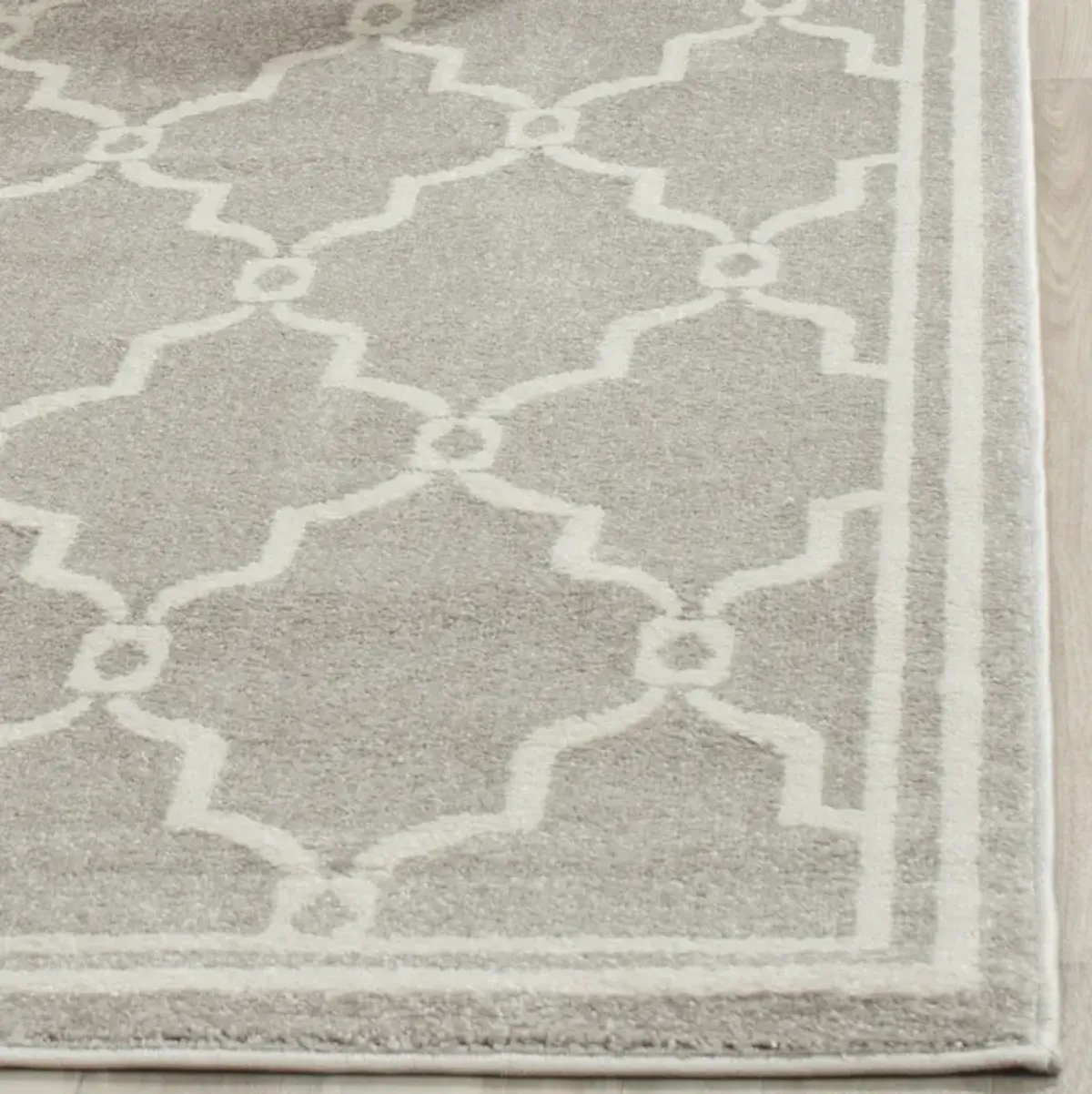 AMHESRT 414 LIGHT GREY  2'-3' x 8' Runner Rug