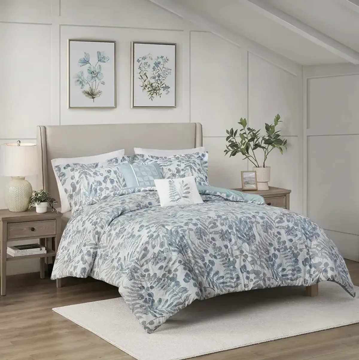 Bonnie 5 Piece Seersucker Comforter Set with Throw Pillows