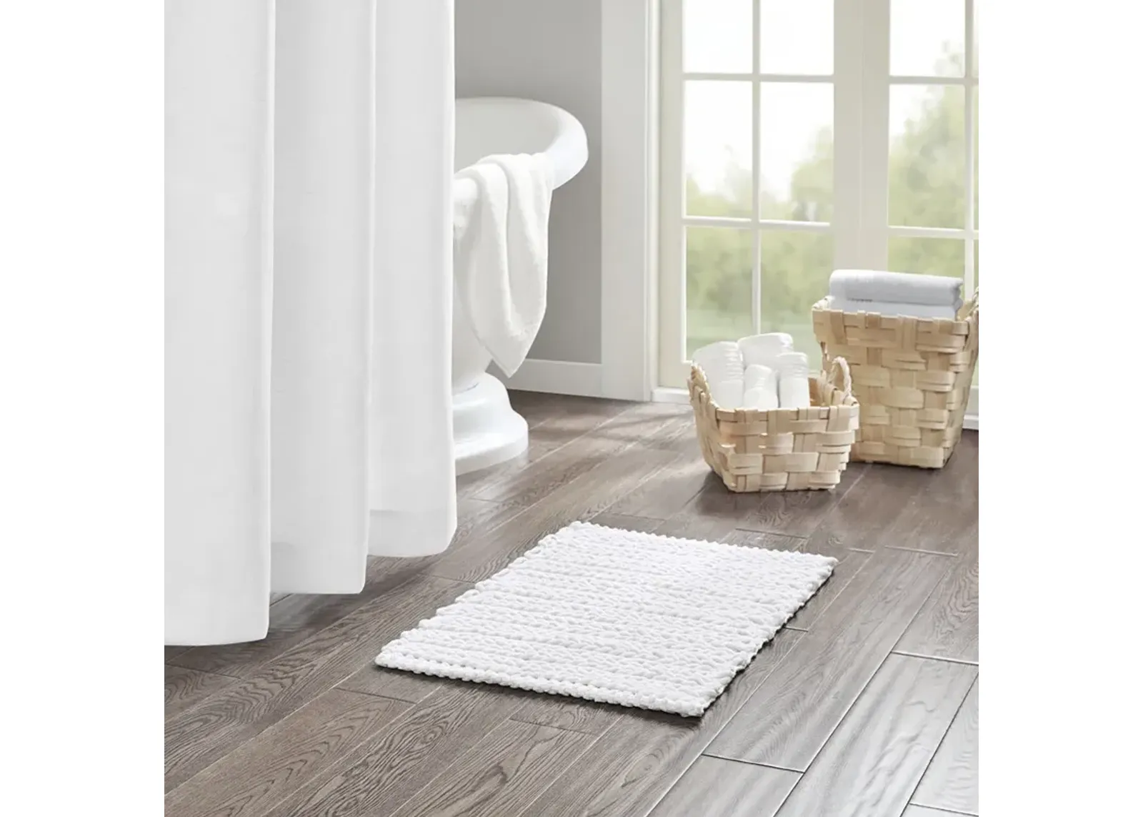 Madison Park Lasso White 100% Cotton Chenille Chain Stitch Rug